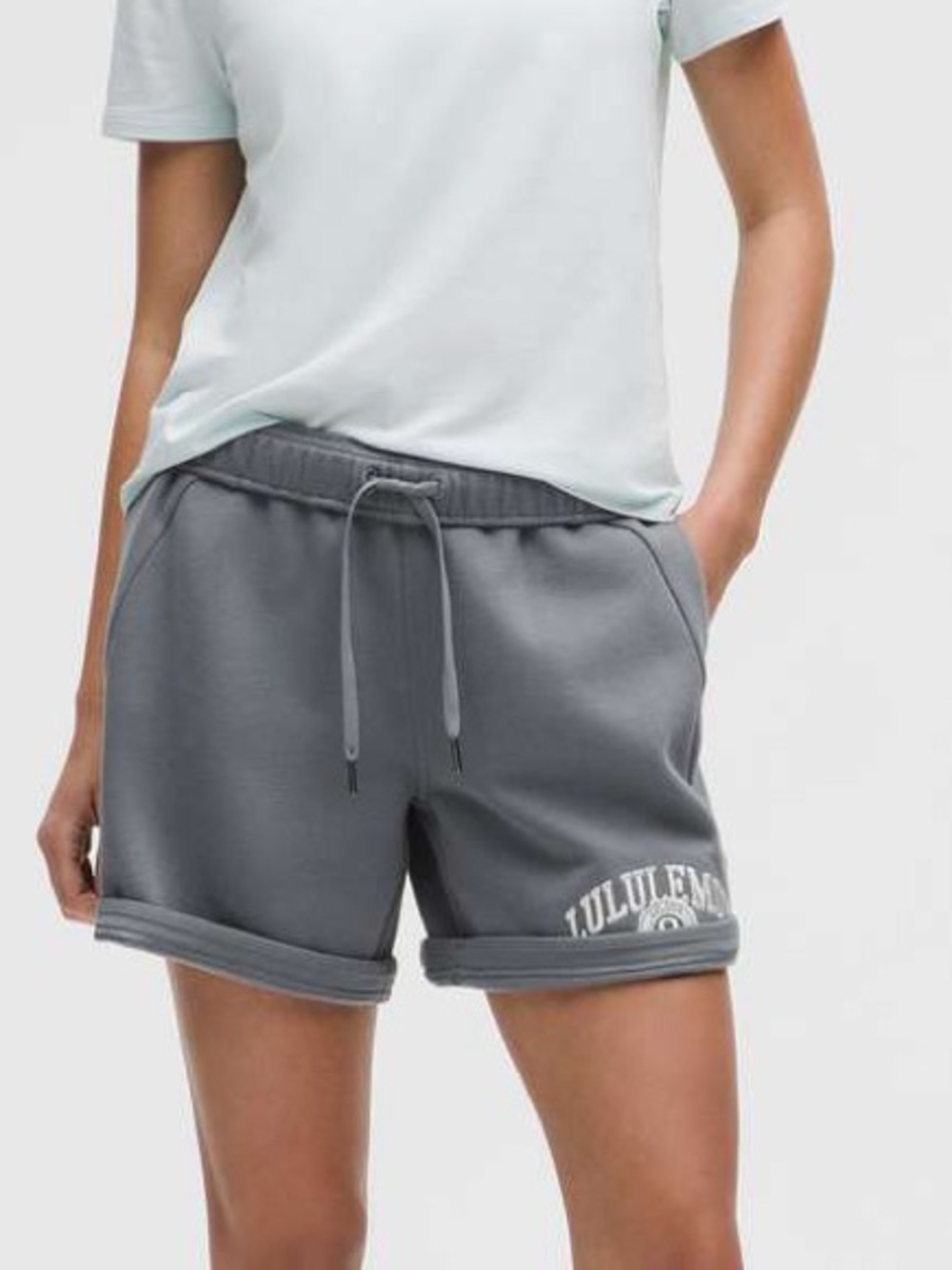 BNWT Lululemon Scuba Mid-Rise Oversized Short Graphic -Solar Grey